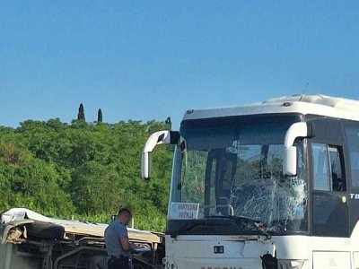 Težak udes kod Mostara: Kombi prevrnut, ima povrijeđenih