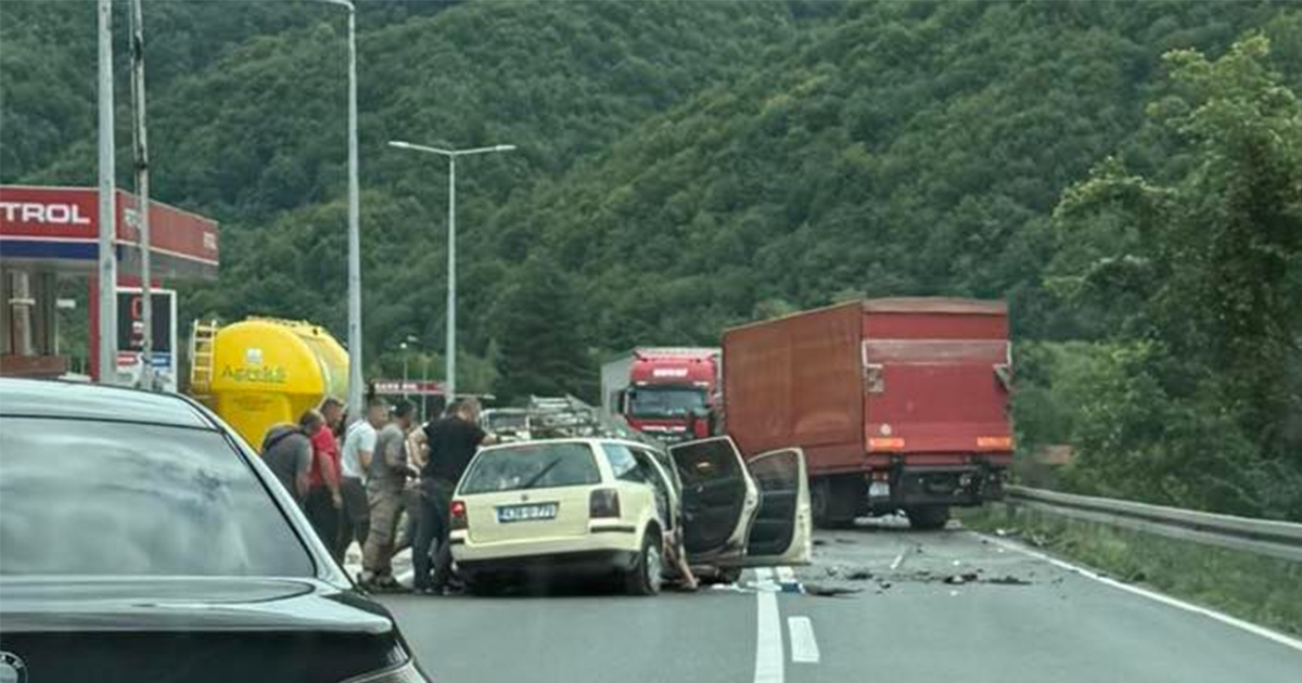 Sudar auta i kamiona kod Žepča, jedna osoba u bolnici